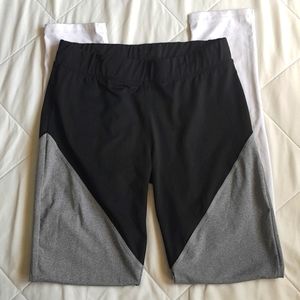 Black/White/Gray Leggings (Size L)